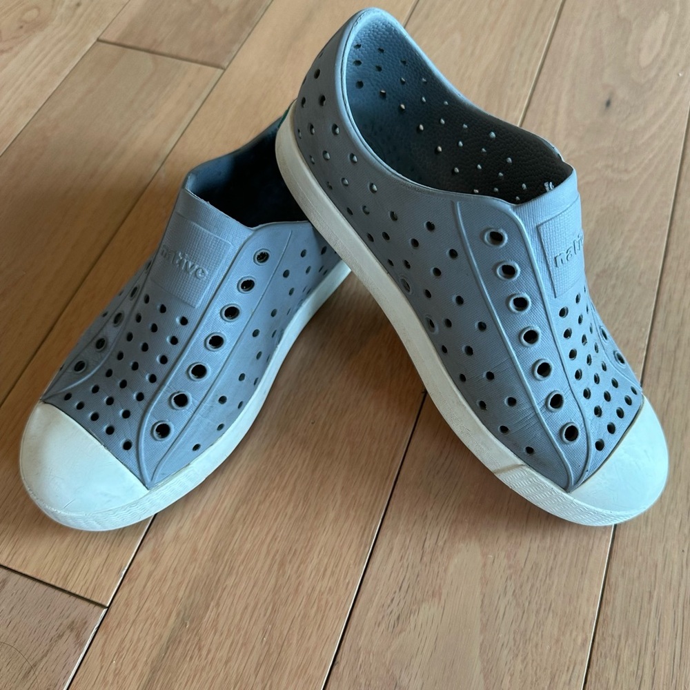 Gray Natives Size J1